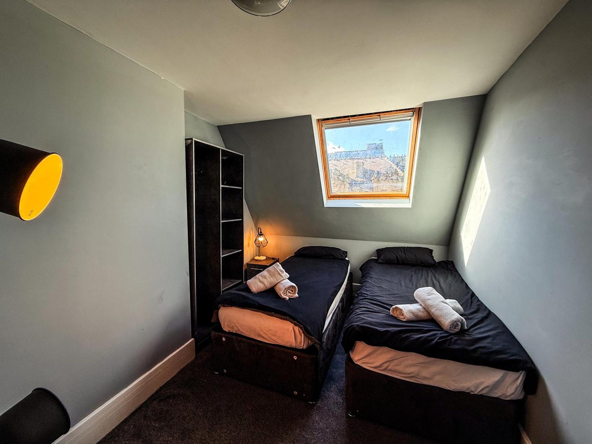 2 Bedroom Apartment In The Heart Of Newcastle - Spacious - Sleeps 7 Buitenkant foto